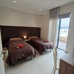 New Penthouse Near Airport, With Outdoor Bbq Area דירה Zurrieq