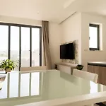 דירה New Penthouse Near Airport, With Outdoor Bbq Area *