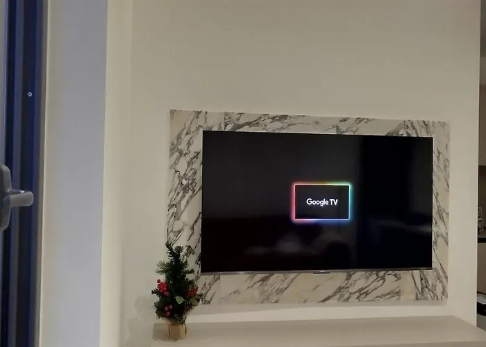 Apartament New Penthouse Near Airport, With Outdoor Bbq Area