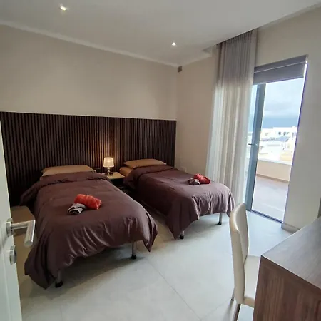 New Penthouse Near Airport, With Outdoor Bbq Area Apartment Zurrieq