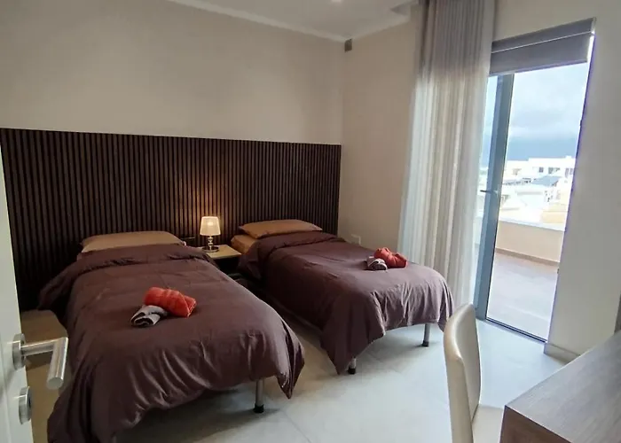 New Penthouse Near Airport, With Outdoor Bbq Area Διαμέρισμα Zurrieq