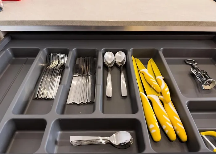 Διαμέρισμα New Penthouse Near Airport, With Outdoor Bbq Area *